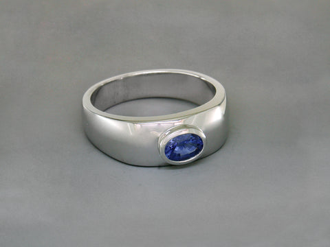 OVAL CEYLON BLUE SAPPHIRE RING
