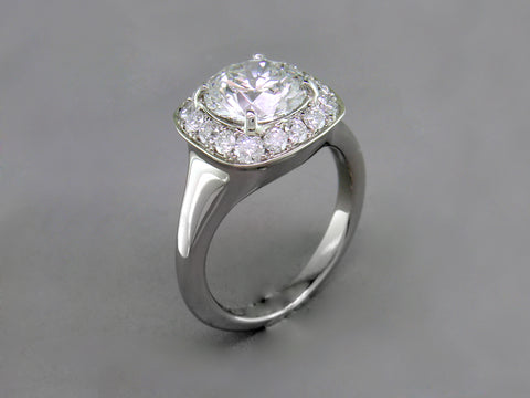 ROUND DIAMOND & PAVE RING IN WHITE GOLD